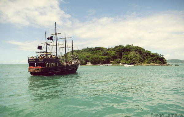 Combo Barco Pirata e Parque Unipraias - Saindo dos hotéis de Balneário Camboriú
