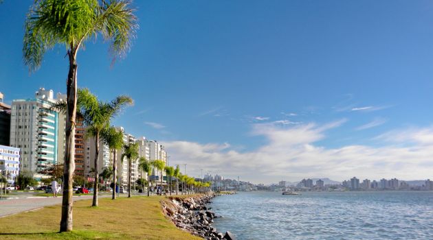 Florianópolis Histórico e Praia - Saindo dos hotéis de Itajaí
