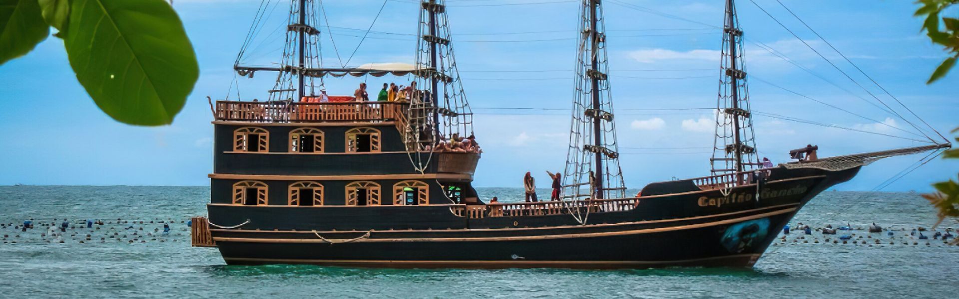 Combo Barco Pirata e Parque Unipraias - Saindo dos hotéis de Balneário Camboriú