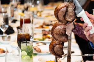 By Night com Churrascaria
