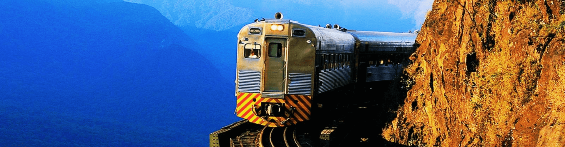 Tour em Curitiba com Trem Serra do Mar - Passeio de Trem entre as cidades de Curitiba a Morretes com hotel e almoço típico