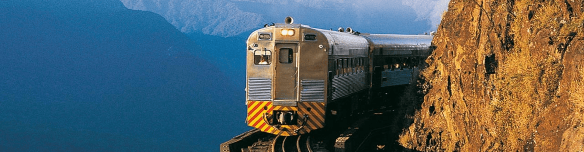 19/09: Tour em Curitiba - Trem da Serra do Mar com caminho do vinho e colheita do morango